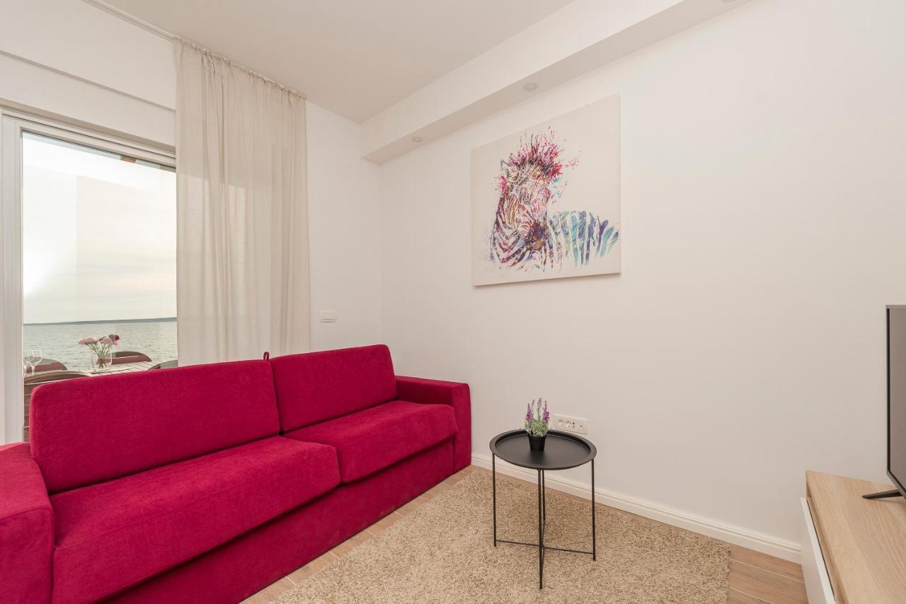 Villa Eni Apartments 2 Mandre Exterior photo
